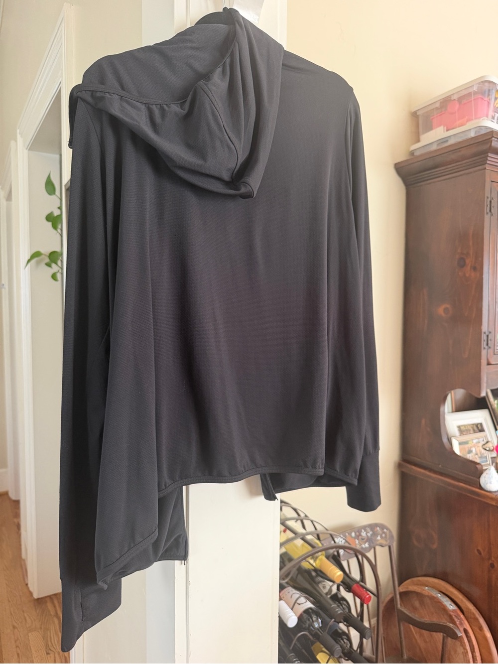 Uniqlo Black AIRism Hoodie Jacket - Picture 2 of 4